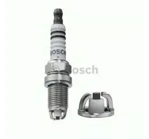 Свеча зажигания BOSCH 0242235668 на VW JETTA IV (1J2) Свеча зажигания BOSCH 0242235668 на VW JETTA IV (1J2)